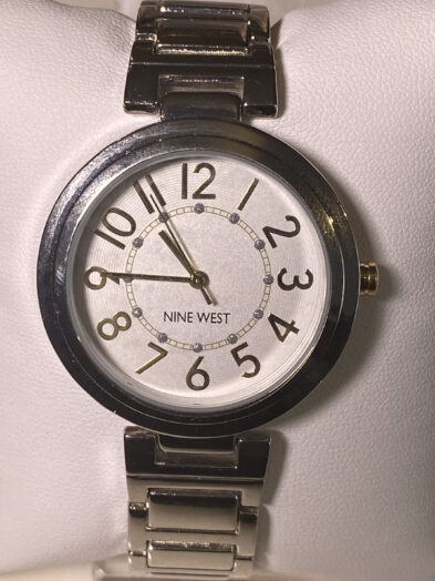 NW SILVER CHAIN WITH BOLD NUMBERS FACE WATCH