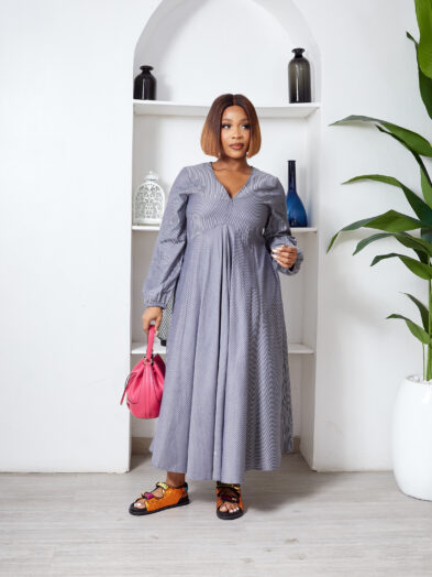 (BARGAIN SHOP) MARINAK WHITE THIN STRIPE VNECK SWING TUNIC