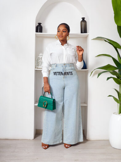 VET BLUE WASH FLARE JEANS