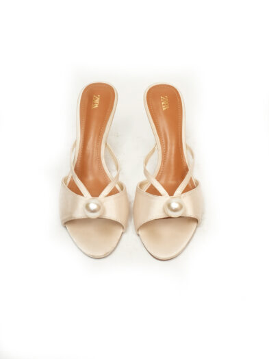 (2FOR50K)ZR CREAM PEARL DETAIL MULES