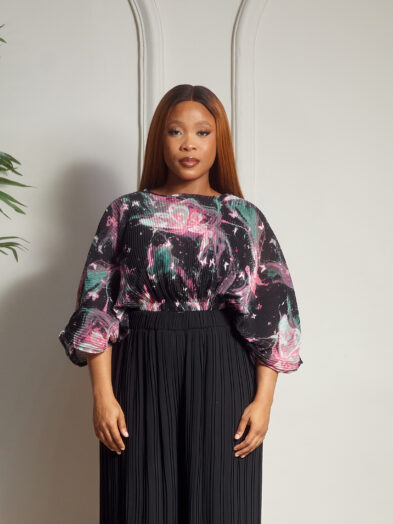 (2FOR30K)BLACK FLORAL SUNRAY BATWING CROP TOP