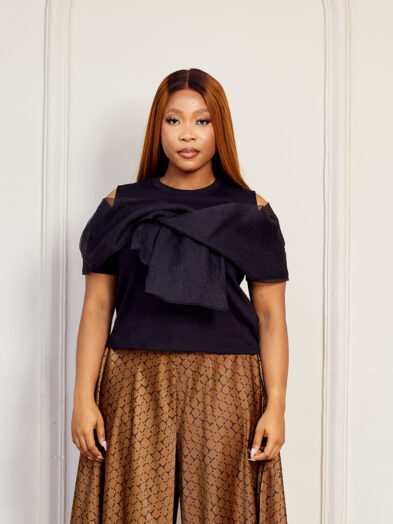 80+ STUDIO BLACK TAPHETTA BOW TEE
