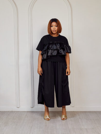 (2FOR45K)BLACK WITH BLACK FRILL TEE